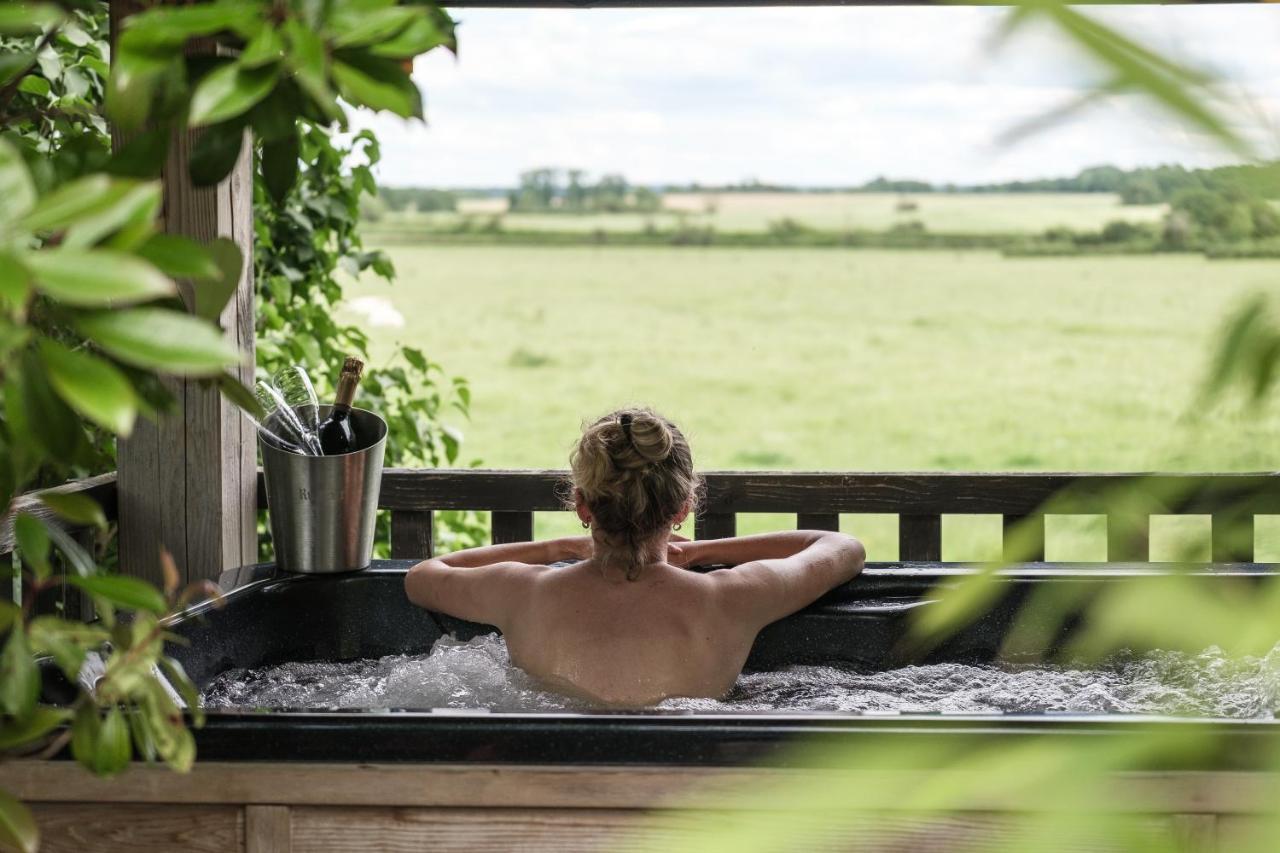 Le Domaine Des Pres Verts Suites & Chambres Avec Jacuzzi Privatif Jouey Экстерьер фото